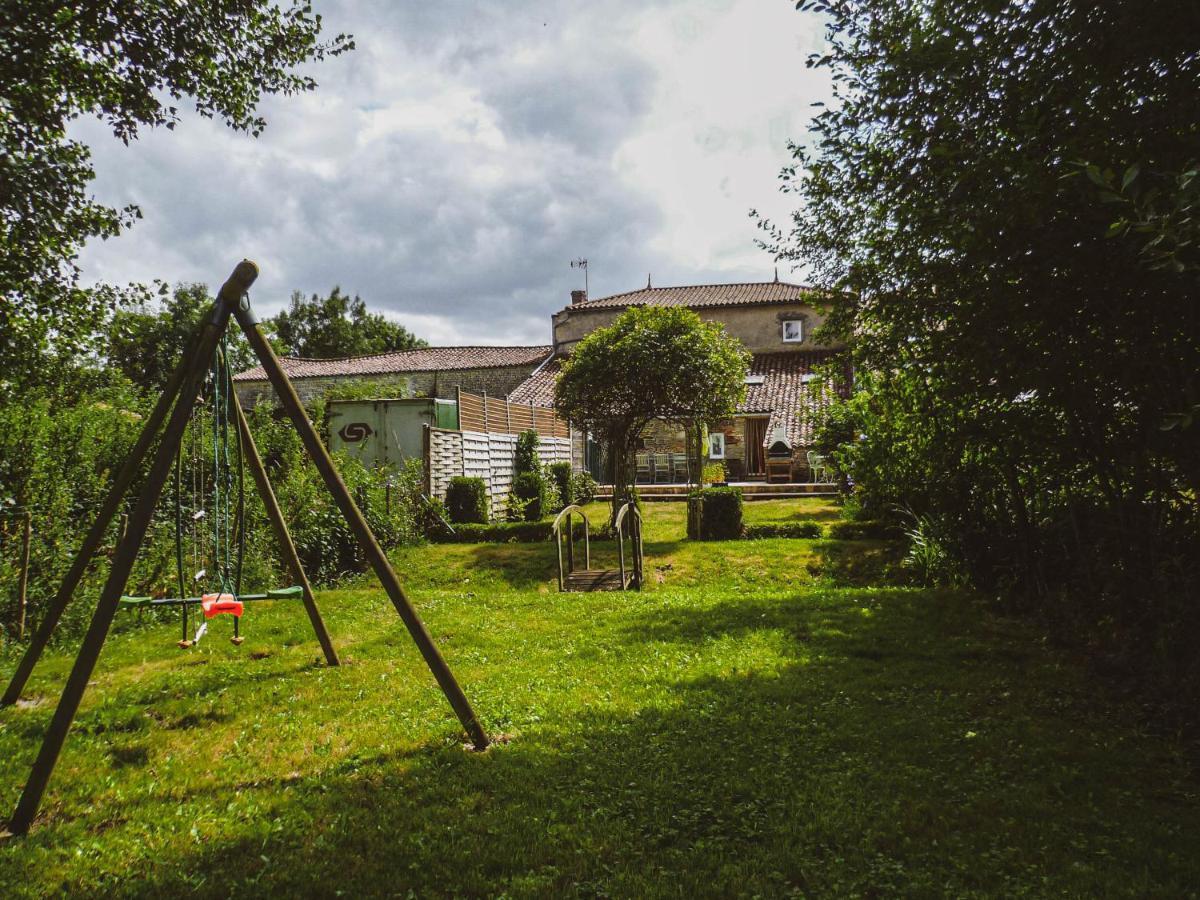 La Laujere Ivie - Gite & Piscine Privative Saint-Hilaire-du-Bois  ภายนอก รูปภาพ