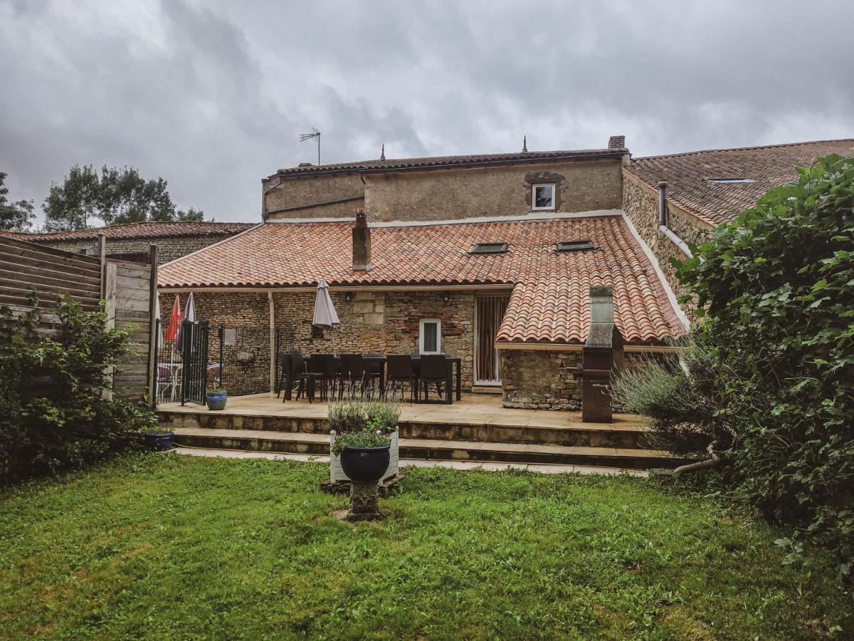La Laujere Ivie - Gite & Piscine Privative Saint-Hilaire-du-Bois  ภายนอก รูปภาพ